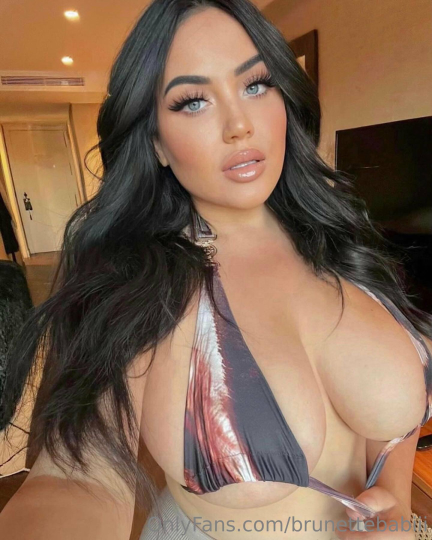 Photo by brunettebabiii published on October 17,2023 00:08:30 - BestThots