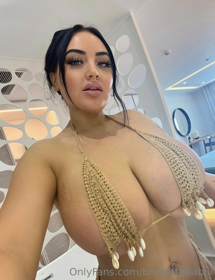 Photo by brunettebabiii published on October 17,2023 00:09:36 - BestThots