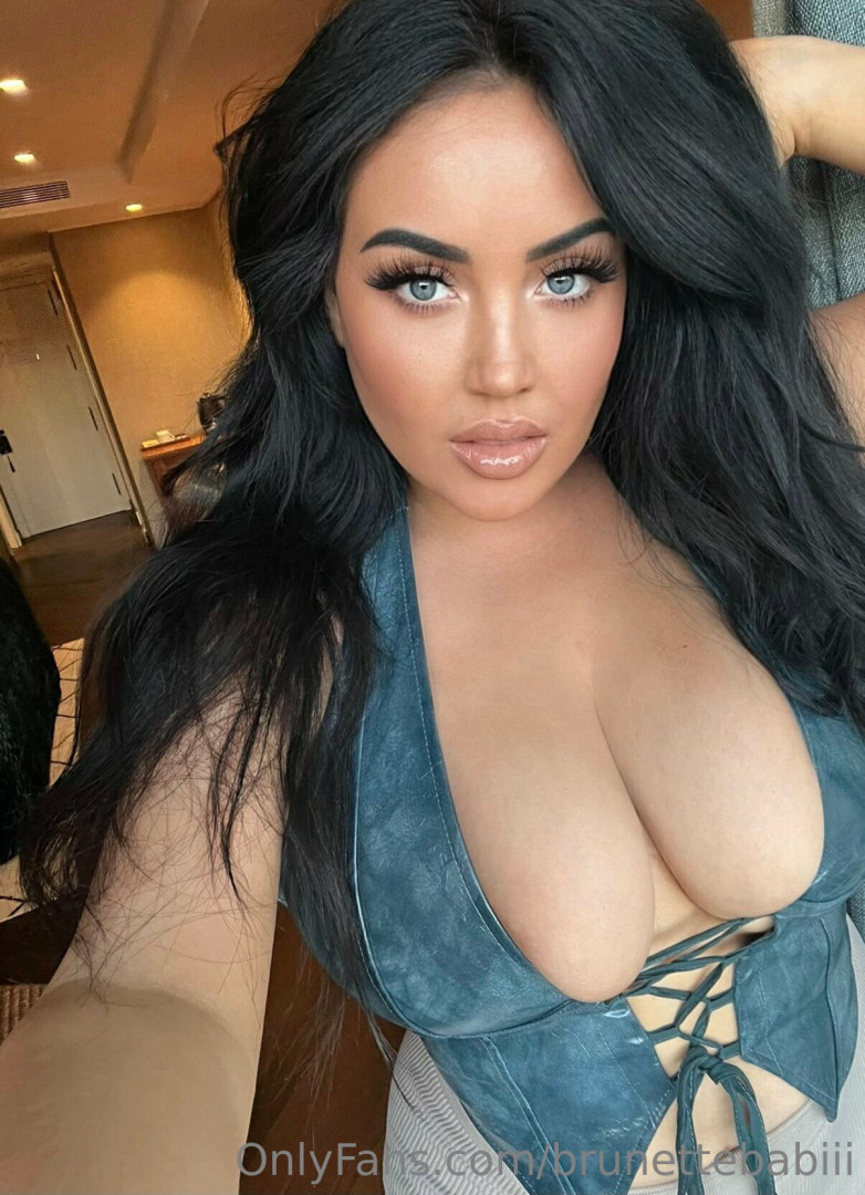 Photo by brunettebabiii published on October 17,2023 00:10:52 - BestThots