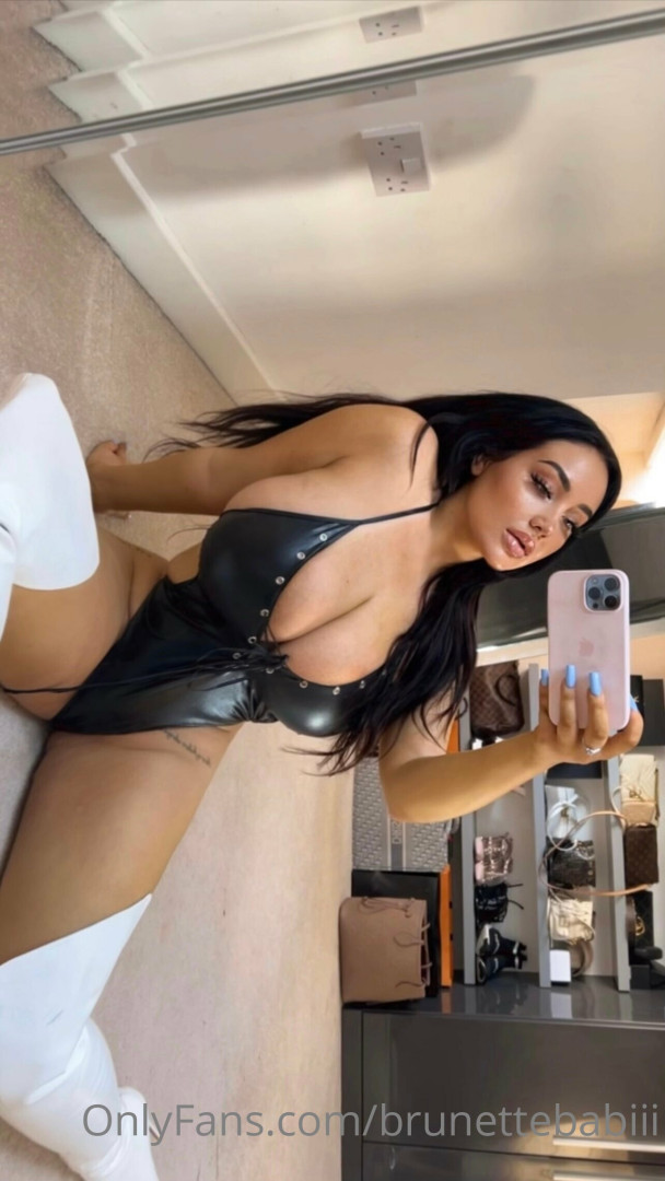 Photo by brunettebabiii published on October 17,2023 00:23:55 - BestThots