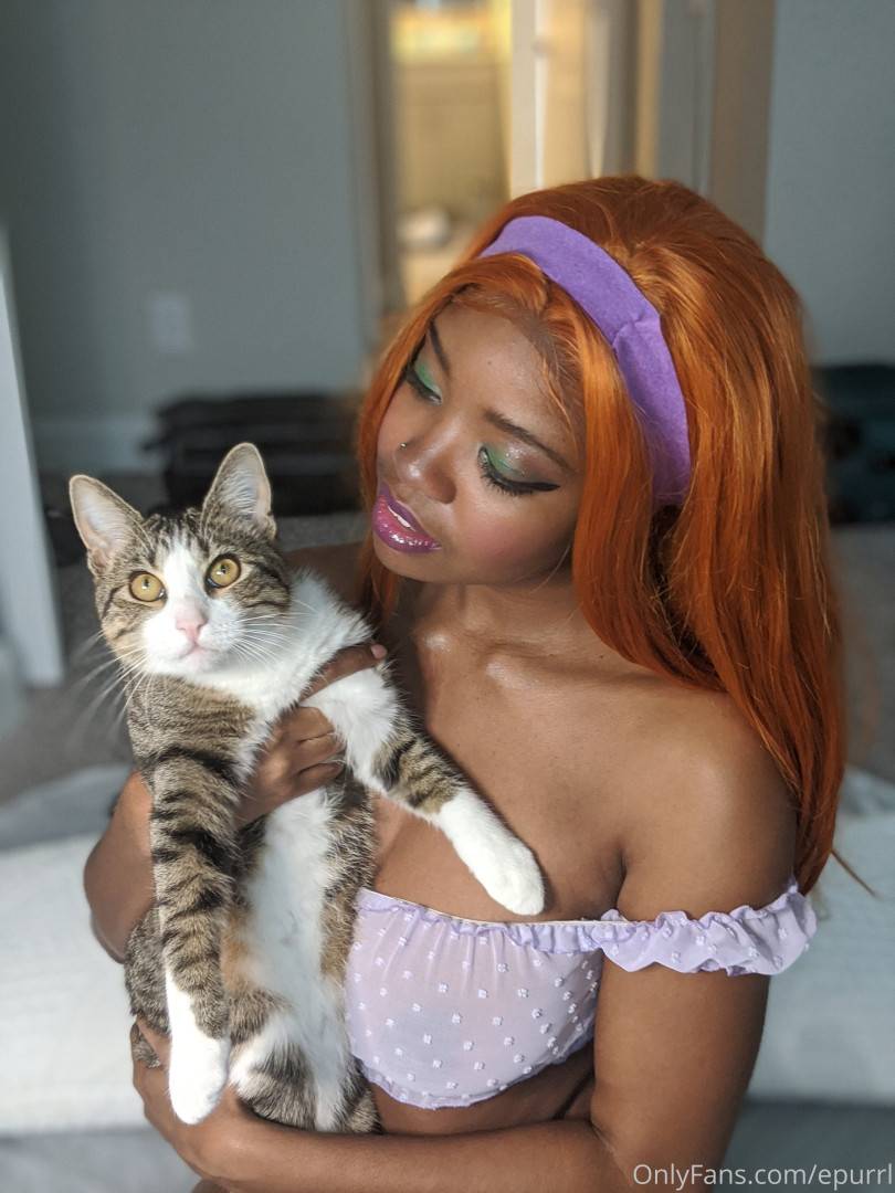 Photo by ebunnipurrl published on July 13,2023 20:08:06 - BestThots