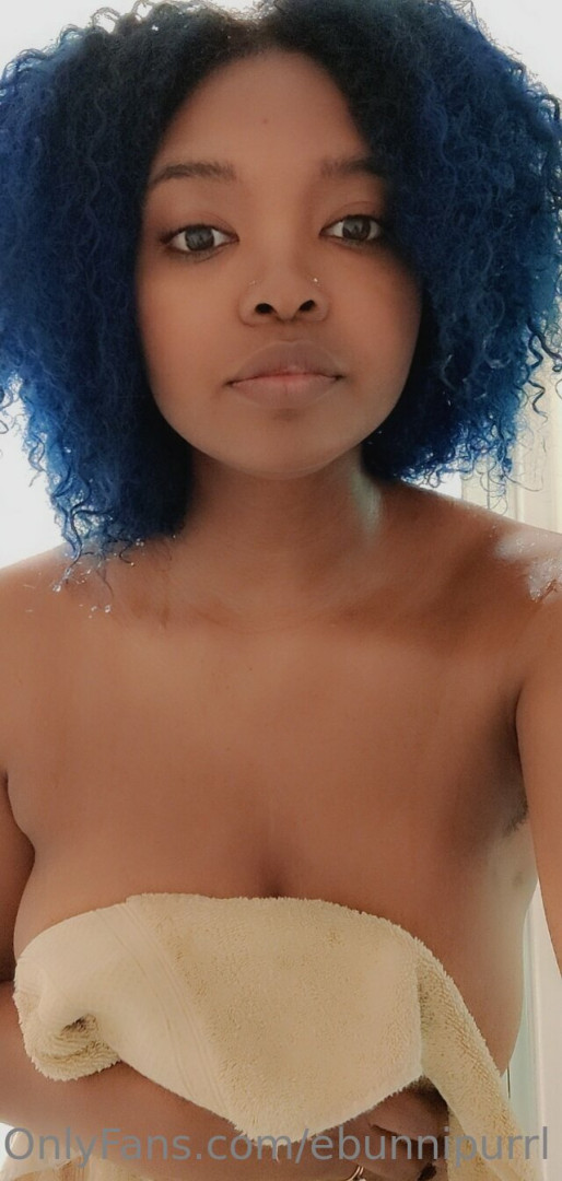 Photo by ebunnipurrl published on July 13,2023 20:08:24 - BestThots