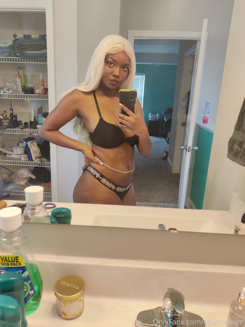 Photo by ebunnipurrl published on July 13,2023 20:08:57 - BestThots