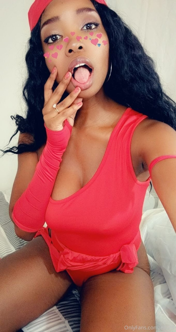 Photo by ebunnipurrl published on July 13,2023 20:09:26 - BestThots