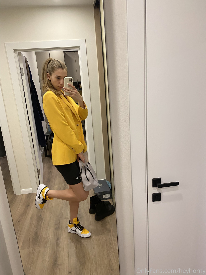 Photo by heyhorny published on October 15,2023 05:26:27 - BestThots