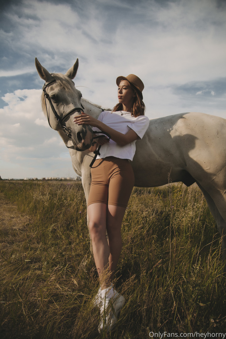 Photo by heyhorny published on October 15,2023 14:52:51 - BestThots