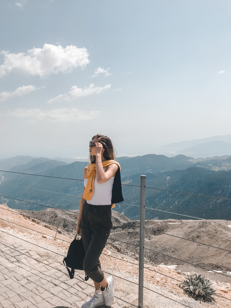 Photo by heyhorny published on October 15,2023 15:05:21 - BestThots