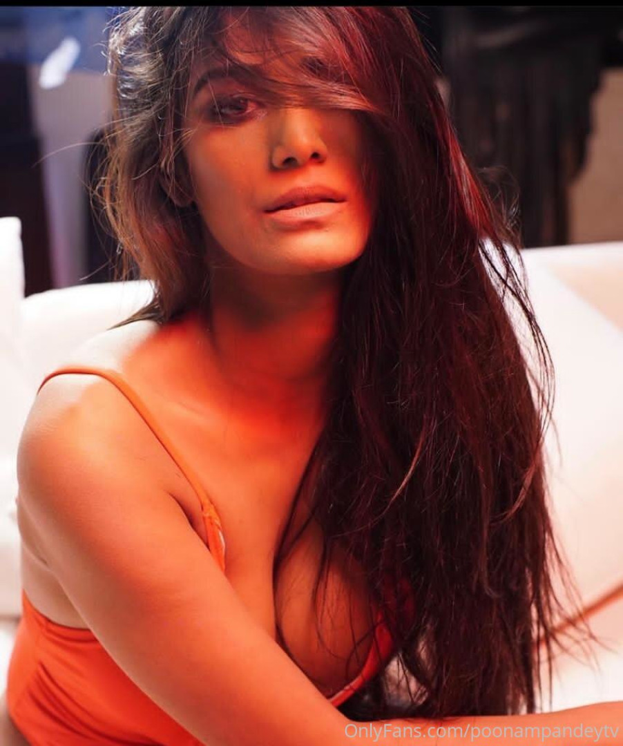 Photo by poonampandeytv published on August 17,2023 20:14:59 - BestThots