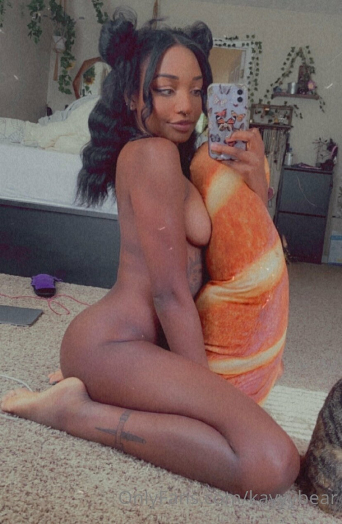 Photo by kayyybear published on July 9,2023 22:01:47 - BestThots