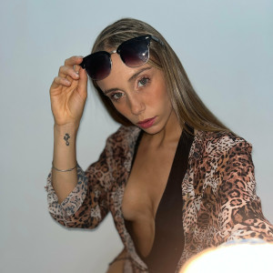 angietesta #6518750
