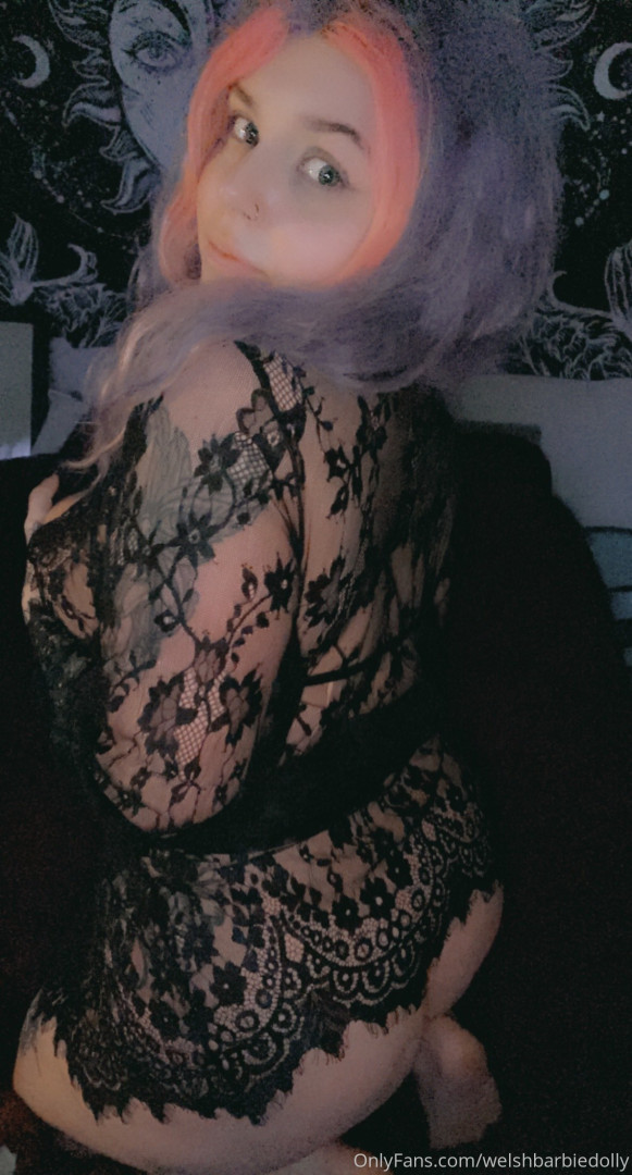 Photo by welshbarbiedolly published on October 16,2023 10:29:31 - BestThots