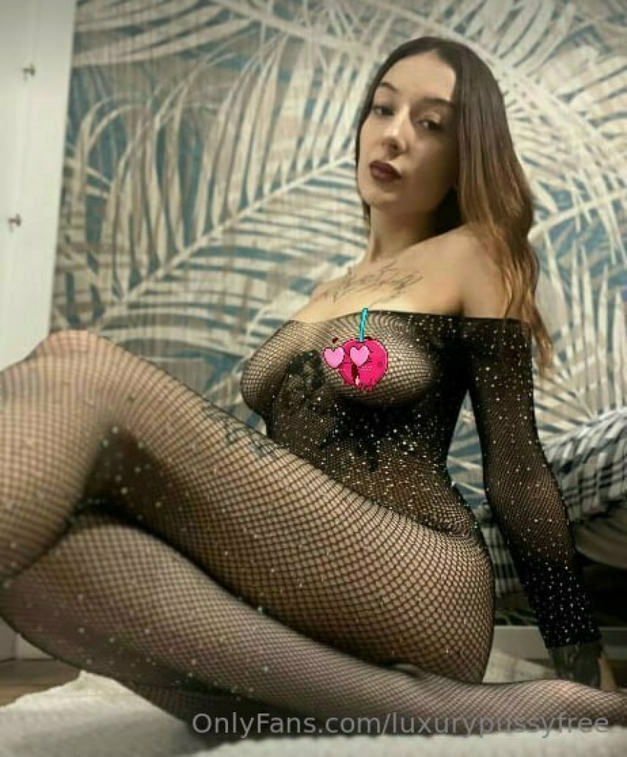 Photo by luxurypussyfree published on June 7,2023 14:45:35 - BestThots