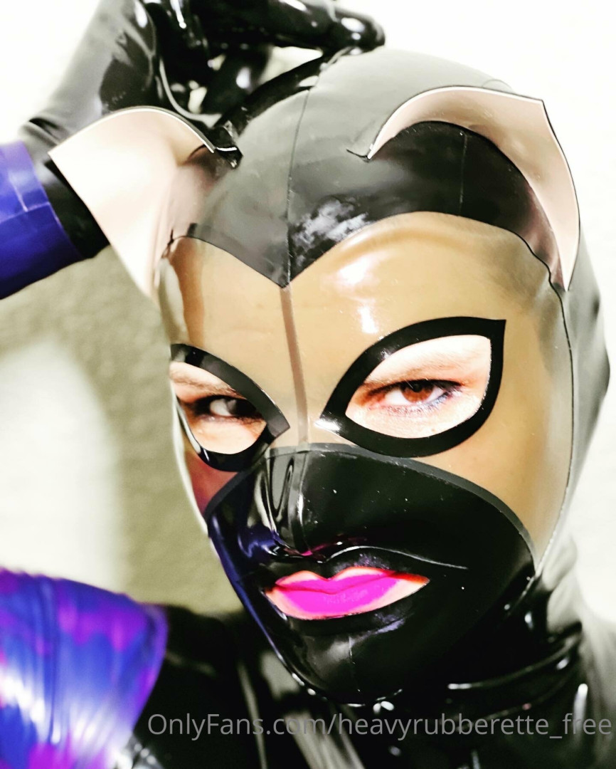 Photo by heavyrubberette_free published on July 12,2023 04:28:14 - BestThots