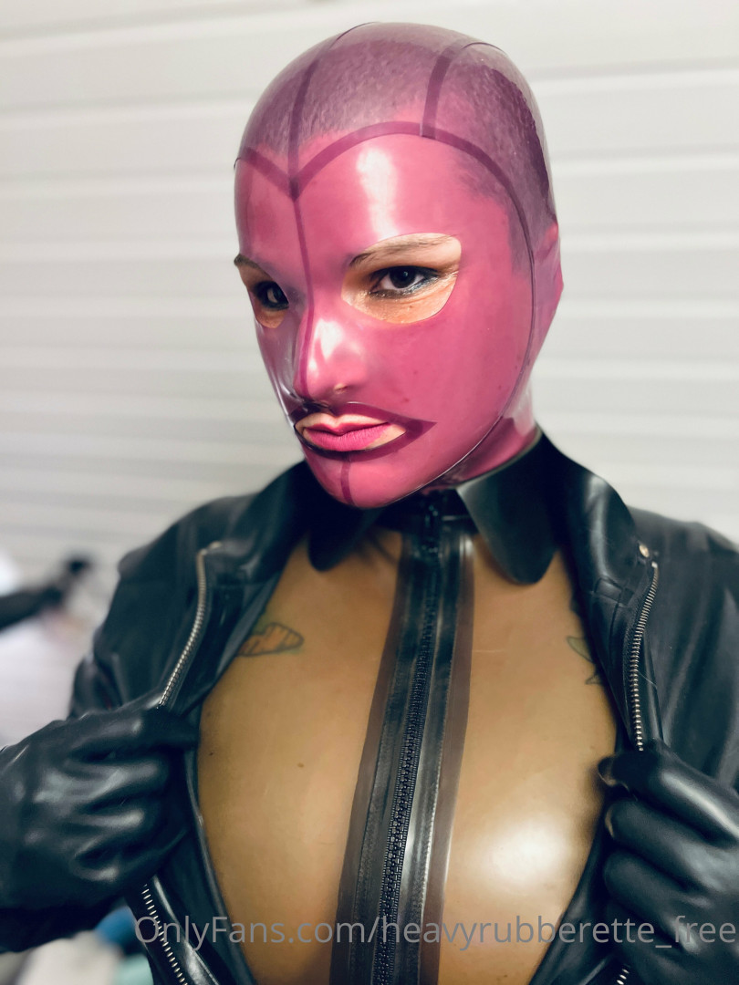 Photo by heavyrubberette_free published on July 12,2023 04:29:07 - BestThots