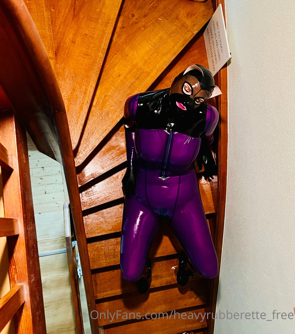 Photo by heavyrubberette_free published on July 12,2023 04:30:00 - BestThots
