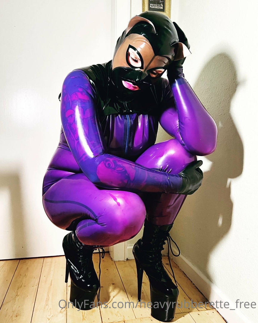 Photo by heavyrubberette_free published on July 12,2023 04:32:59 - BestThots