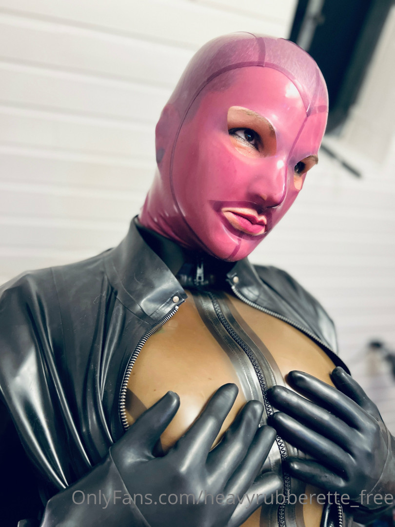 Photo by heavyrubberette_free published on July 12,2023 04:34:52 - BestThots