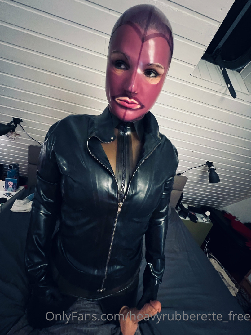 Photo by heavyrubberette_free published on July 12,2023 04:38:29 - BestThots