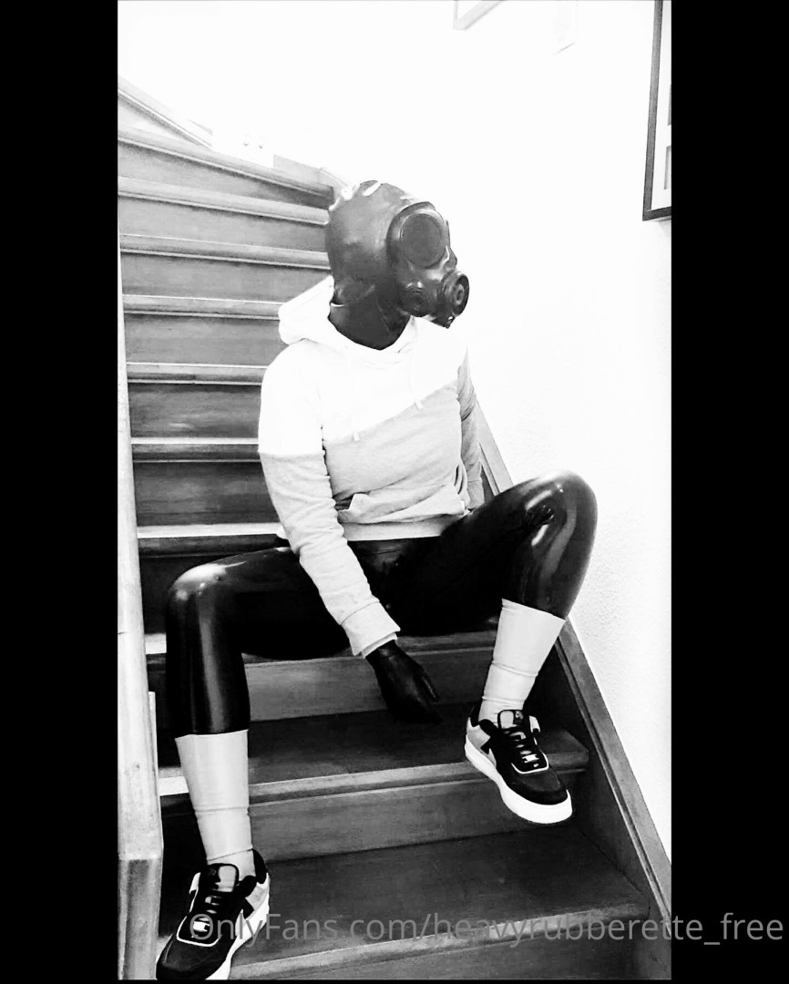 Photo by heavyrubberette_free published on July 12,2023 04:38:43 - BestThots