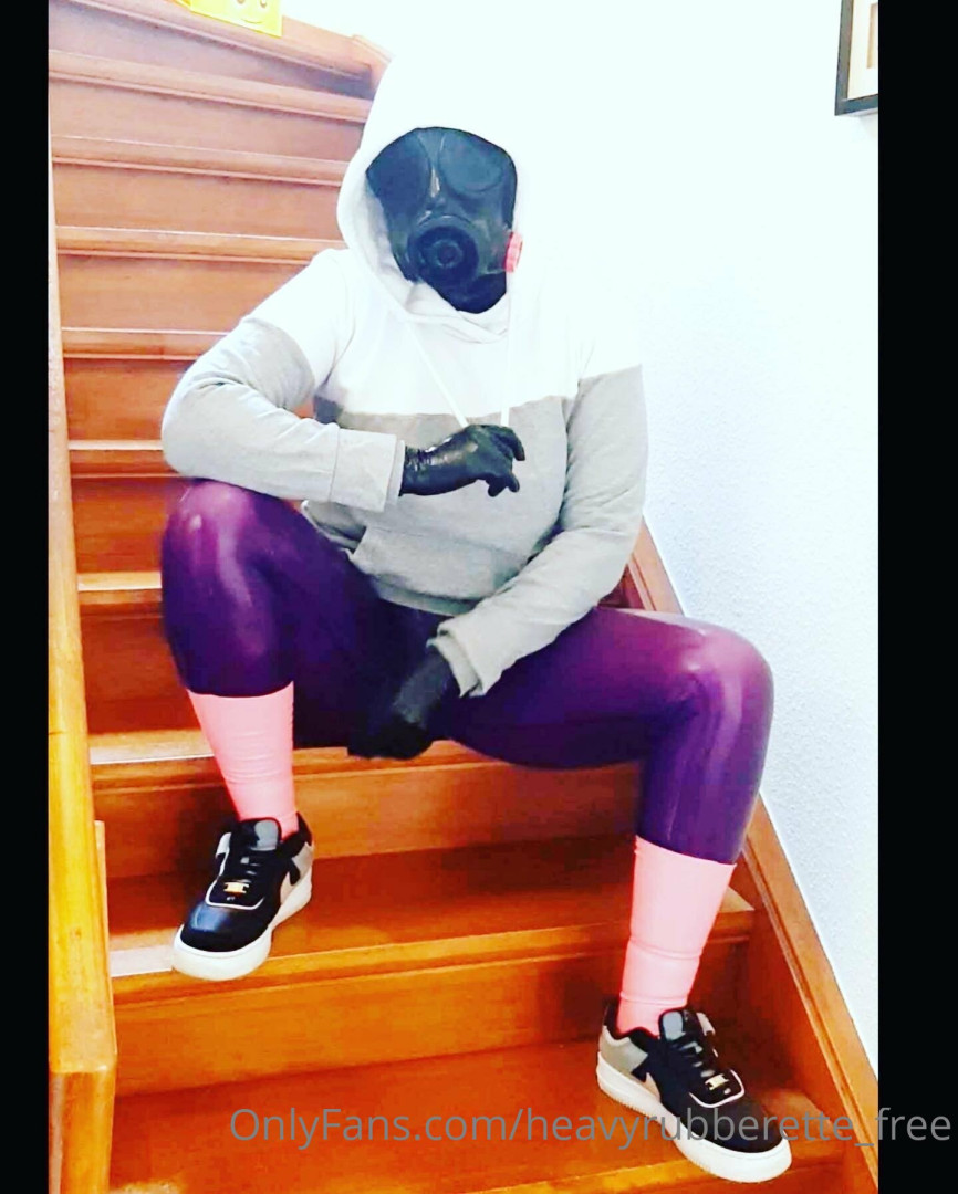 Photo by heavyrubberette_free published on July 12,2023 04:39:06 - BestThots