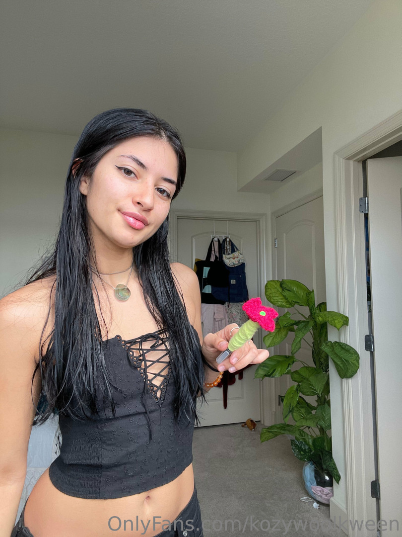 Photo by kozywoolkween published on May 23,2023 19:02:47 - BestThots
