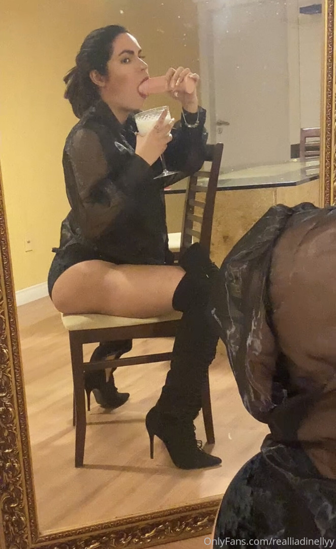 Photo by realliadinellyy published on October 14,2023 06:23:41 - BestThots