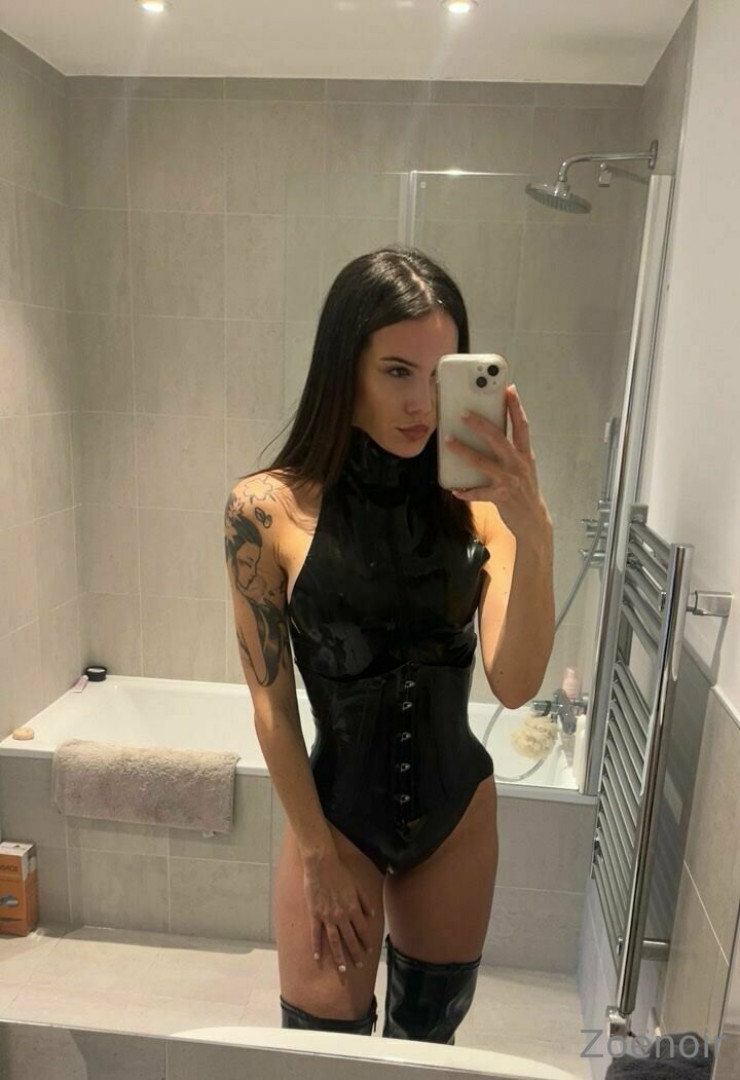 Photo by mistresszoenoir published on October 11,2023 21:10:38 - BestThots