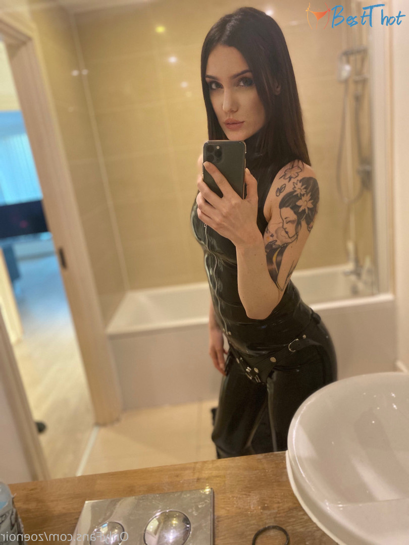 Photo by mistresszoenoir published on December 21,2024 05:09:30 - BestThots