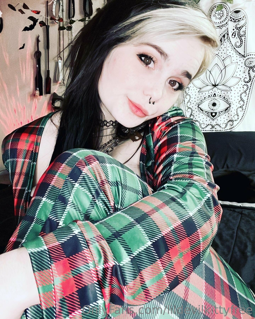 Photo by lildevilkittyfree published on May 22,2023 21:09:12 - BestThots