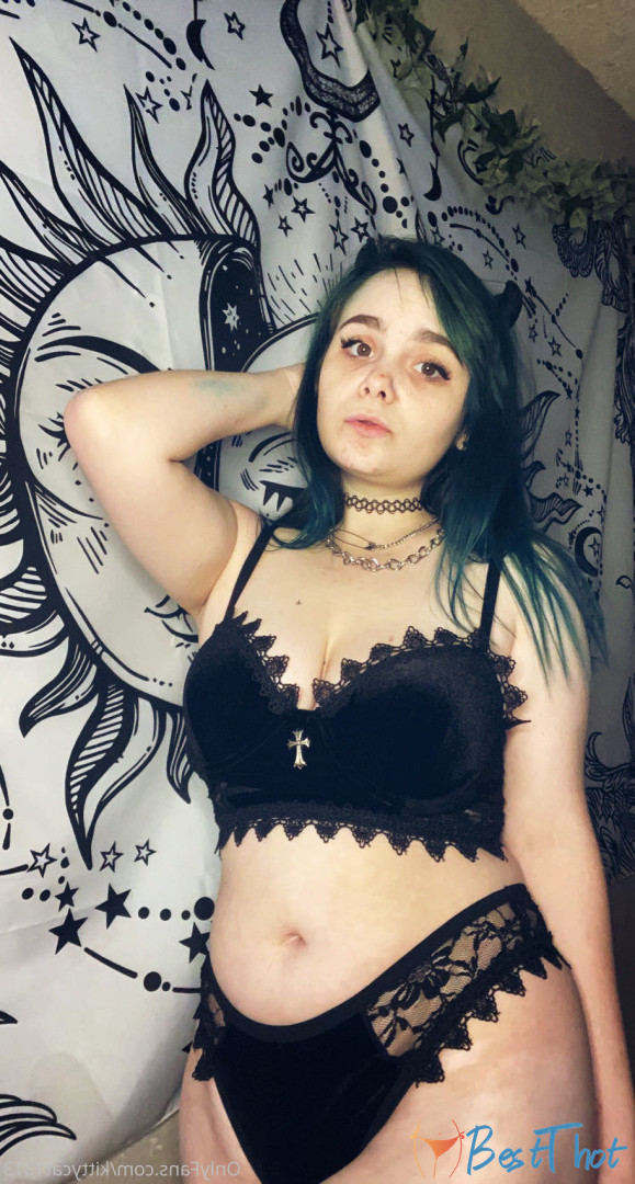 Photo by lildevilkittyfree published on December 25,2024 16:15:09 - BestThots