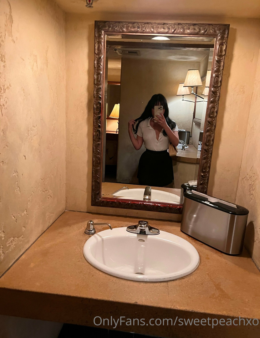 Photo by sweetpeachxo published on October 16,2023 17:18:06 - BestThots