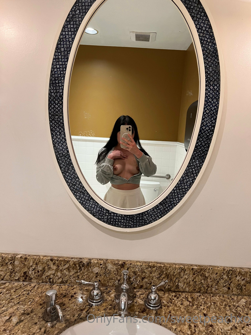 Photo by sweetpeachxo published on October 16,2023 17:35:53 - BestThots