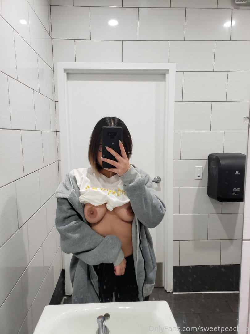 Photo by sweetpeachxo published on October 16,2023 17:45:31 - BestThots
