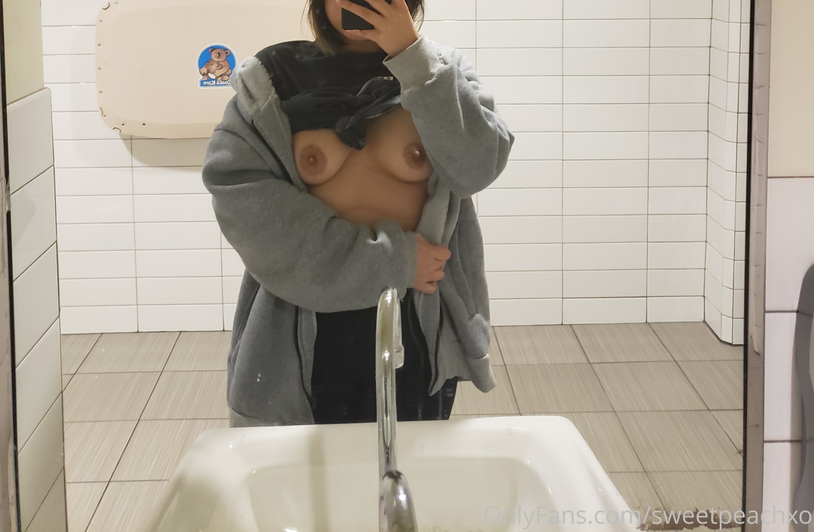 Photo by sweetpeachxo published on October 16,2023 18:28:01 - BestThots