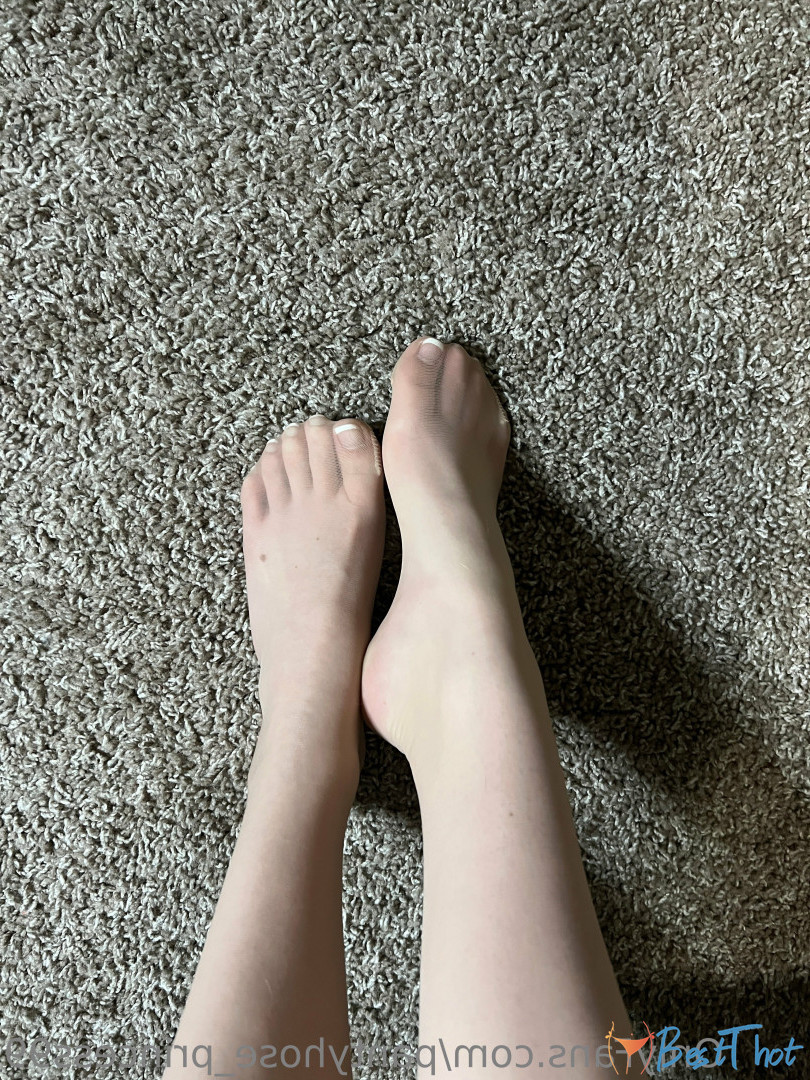 Photo by pantyhose_princess99 published on December 18,2024 10:07:44 - BestThots