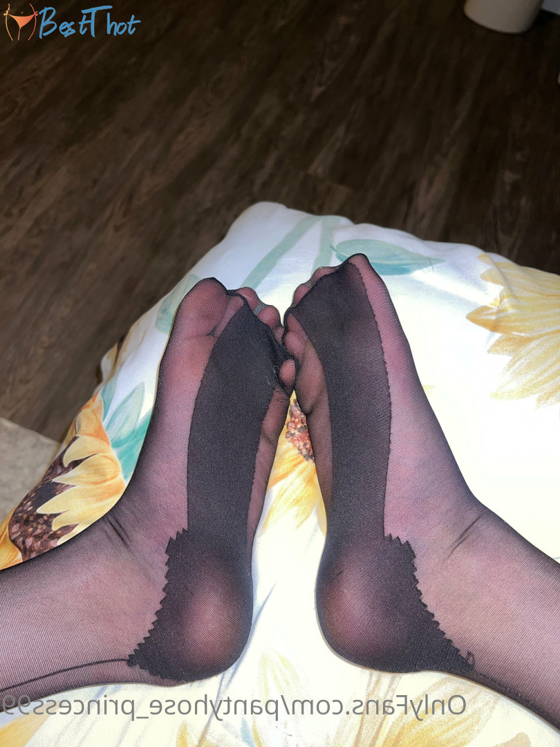 Photo by pantyhose_princess99 published on December 18,2024 11:05:18 - BestThots