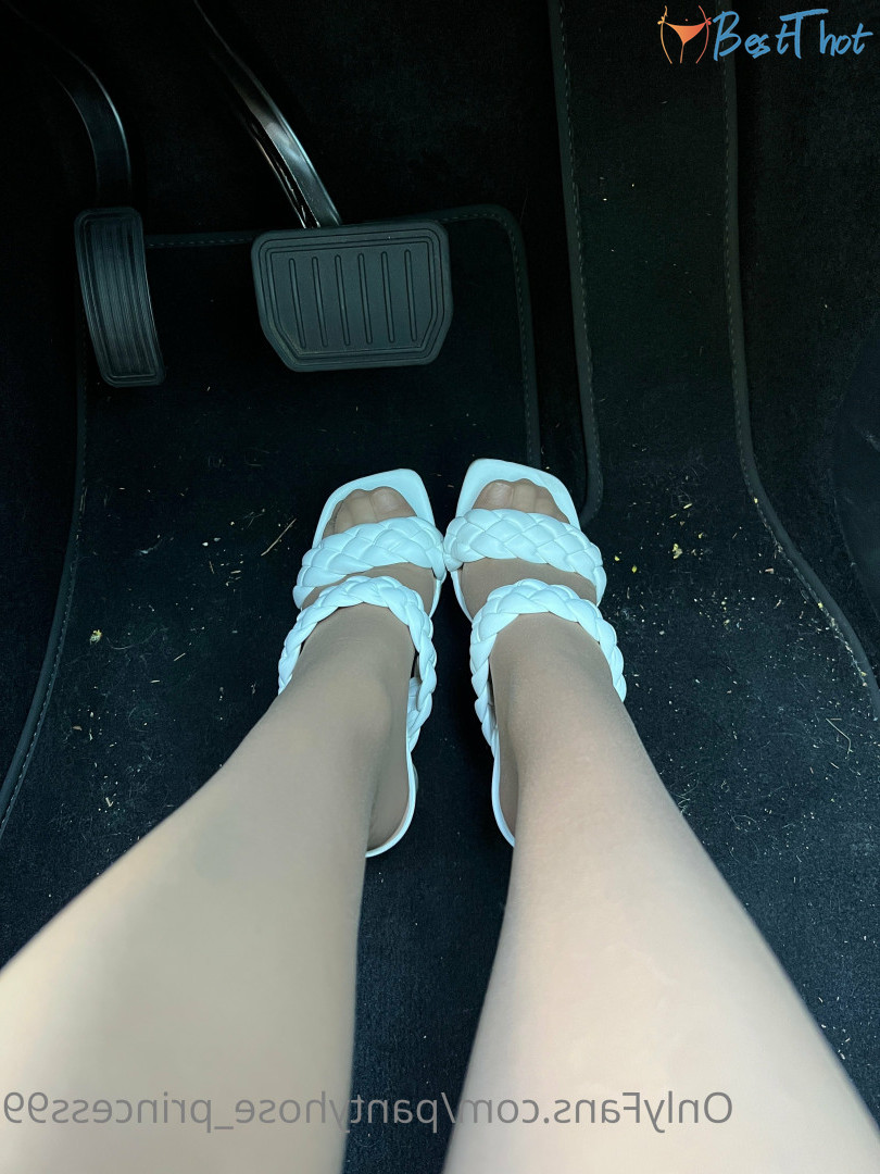 Photo by pantyhose_princess99 published on December 18,2024 11:05:39 - BestThots