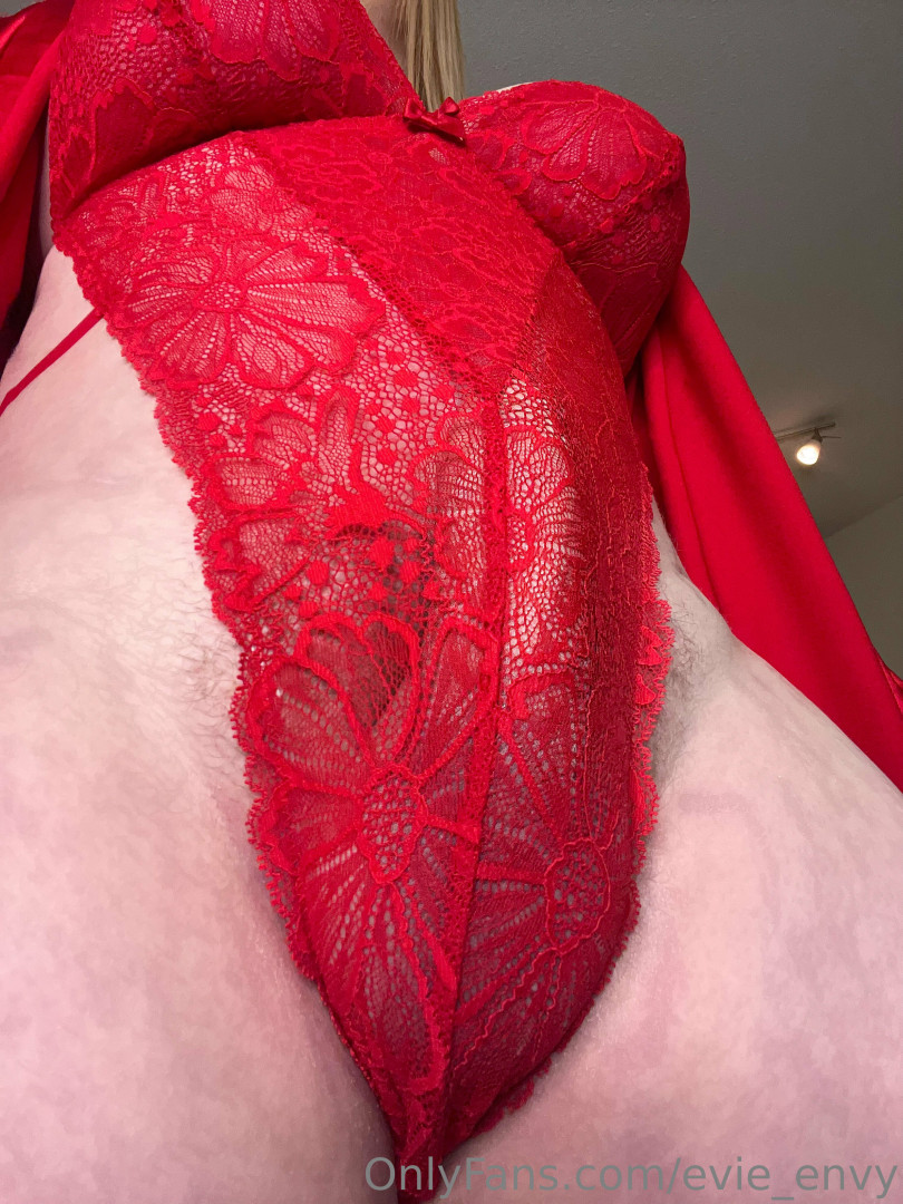 Photo by lovelyeviexoxo published on May 22,2023 09:29:15 - BestThots