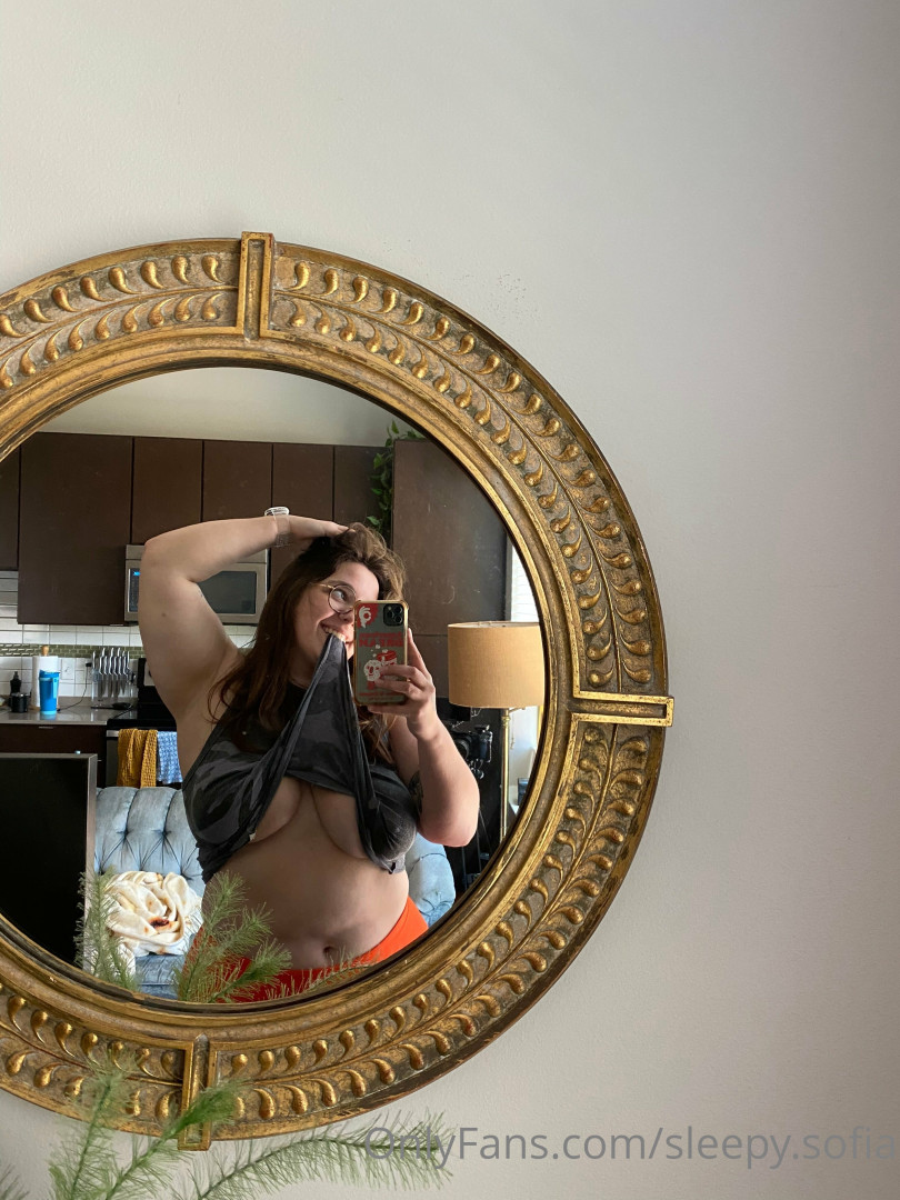 Photo by sleepysofiavip published on May 17,2023 22:47:48 - BestThots