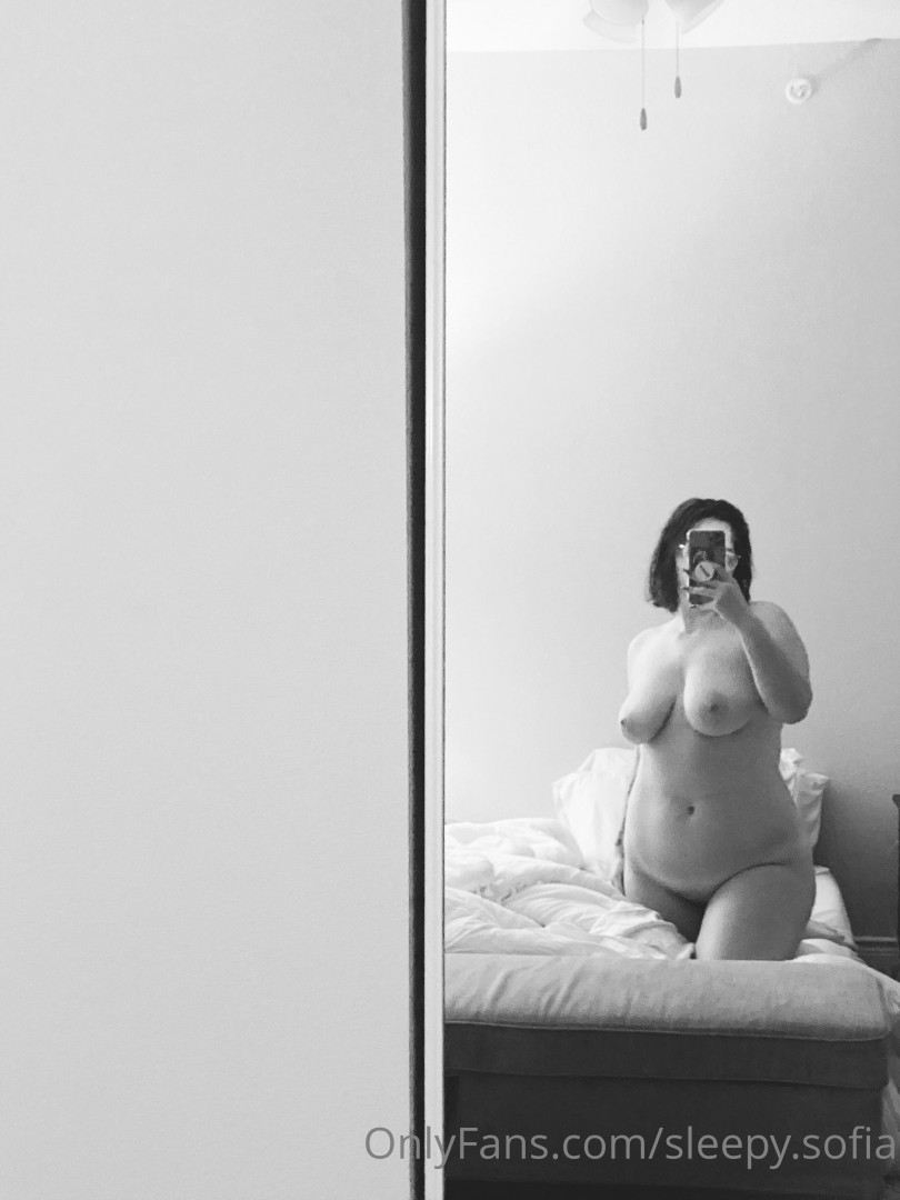 Photo by sleepysofiavip published on May 17,2023 22:48:12 - BestThots