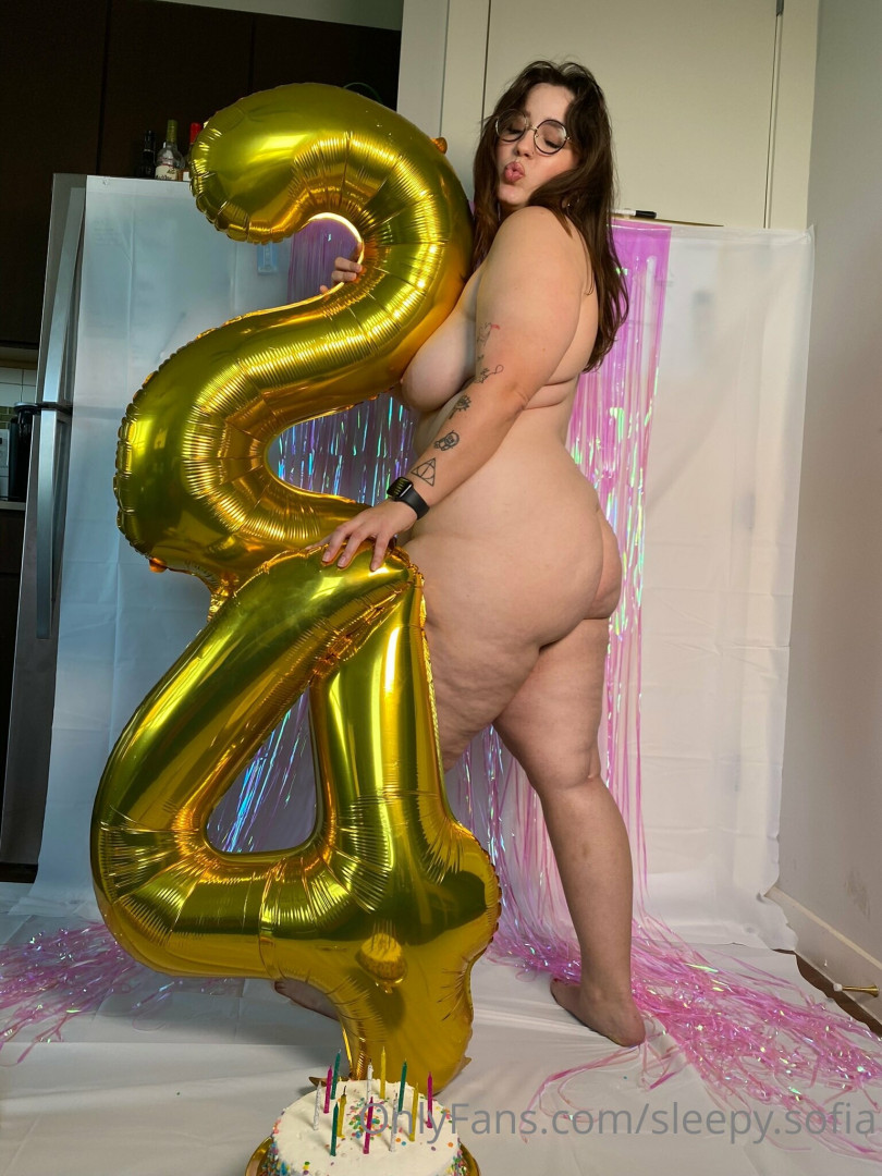 Photo by sleepysofiavip published on May 17,2023 22:48:42 - BestThots