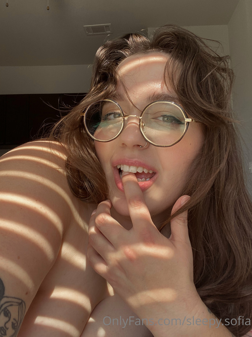 Photo by sleepysofiavip published on May 17,2023 22:48:51 - BestThots