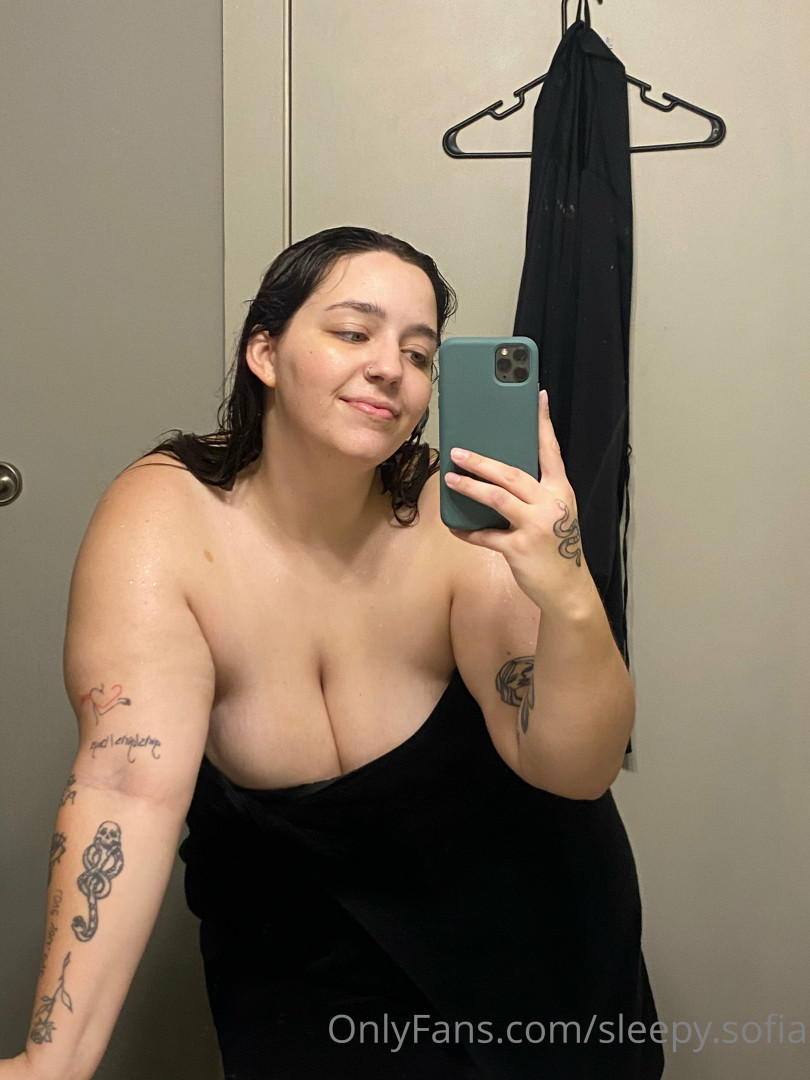 Photo by sleepysofiavip published on May 17,2023 22:49:26 - BestThots