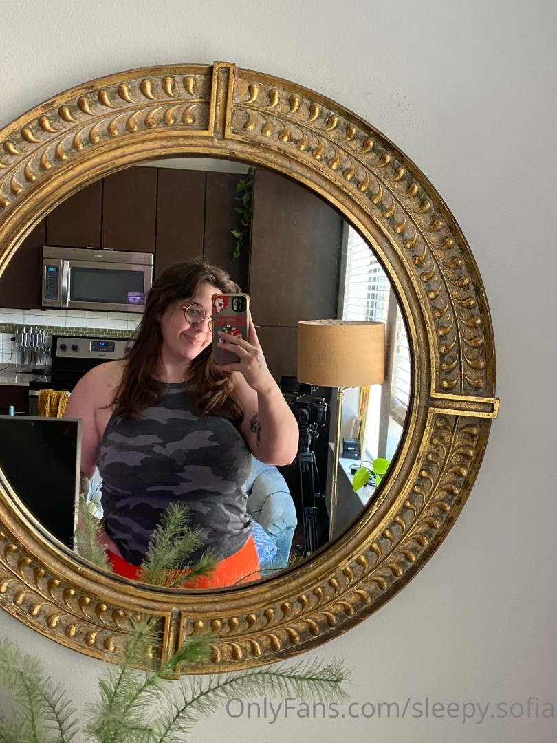 Photo by sleepysofiavip published on May 17,2023 22:49:48 - BestThots