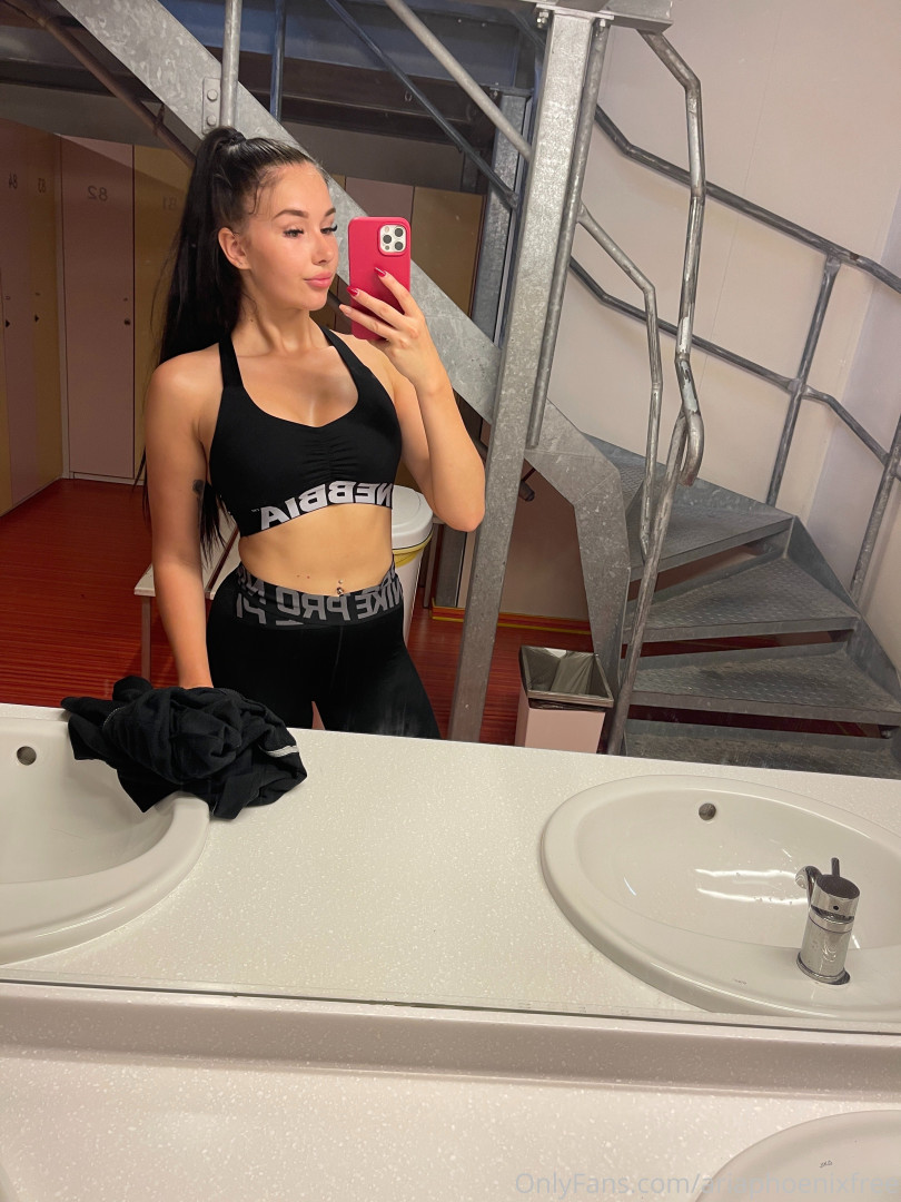 Photo by ariaphoenixfree published on October 16,2023 23:40:11 - BestThots