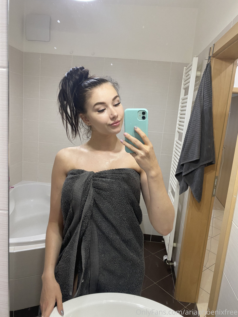 Photo by ariaphoenixfree published on October 16,2023 23:43:21 - BestThots