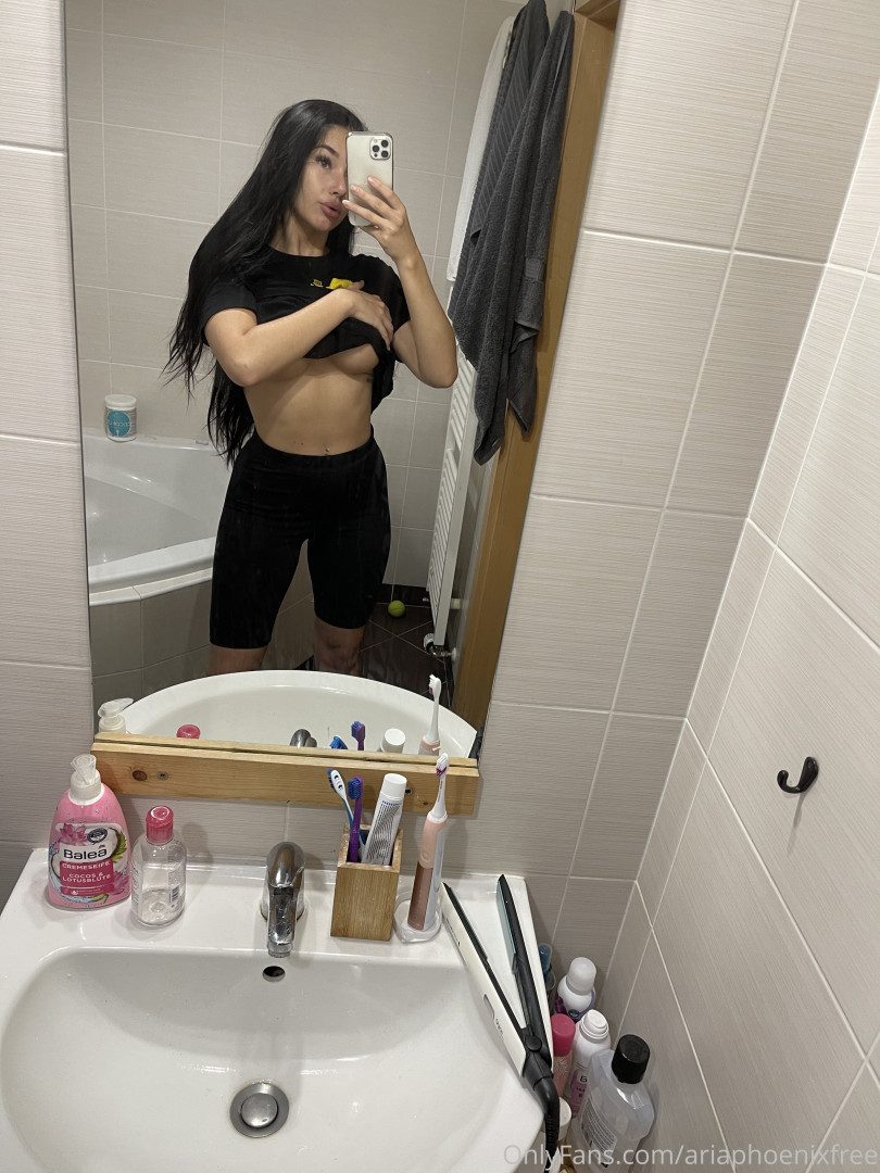 Photo by ariaphoenixfree published on October 16,2023 23:47:19 - BestThots