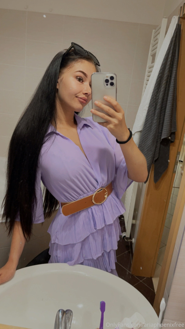 Photo by ariaphoenixfree published on October 16,2023 23:49:33 - BestThots