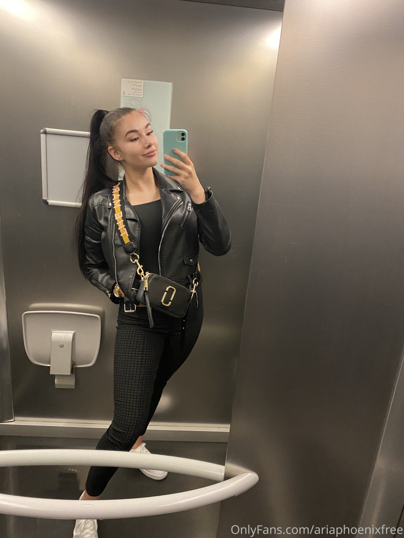 Photo by ariaphoenixfree published on October 16,2023 23:50:38 - BestThots
