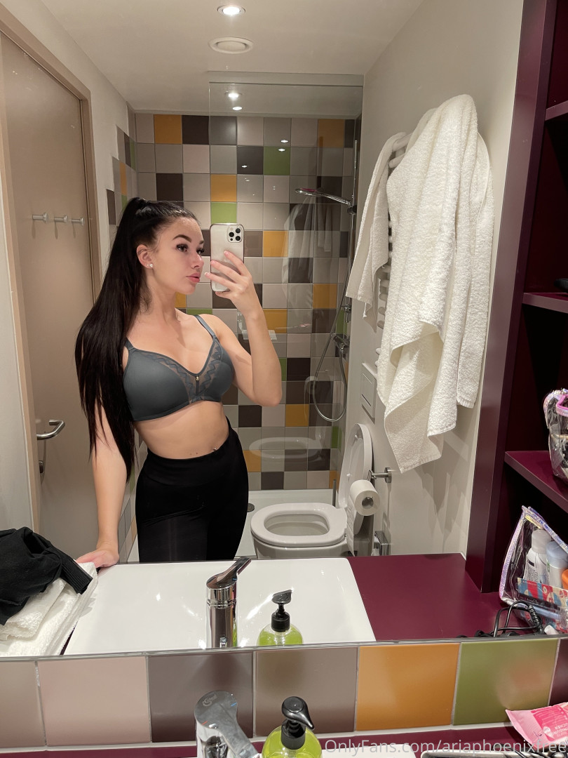 Photo by ariaphoenixfree published on October 16,2023 23:53:50 - BestThots
